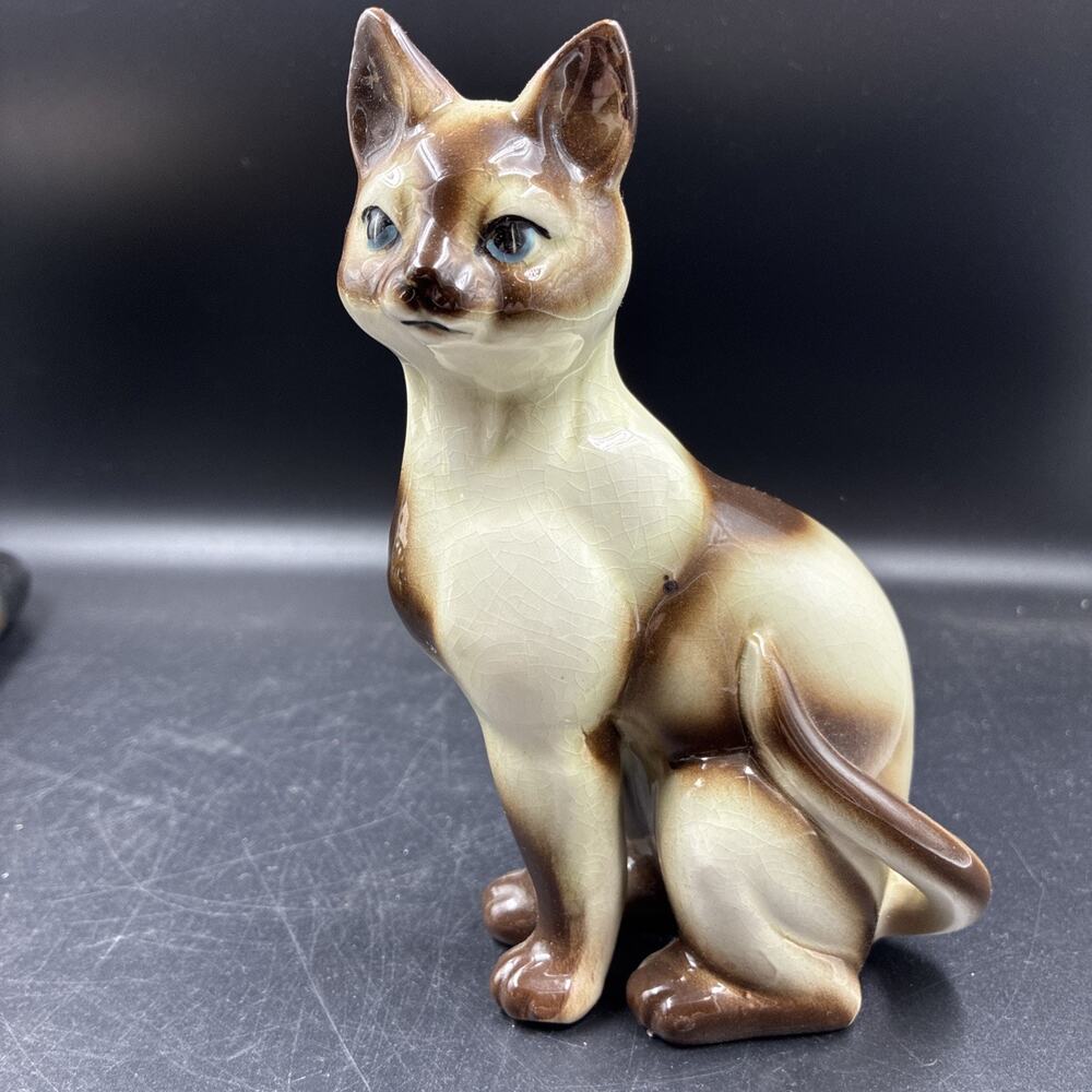 Vintage Ceramic Siamese Cat Figurine Made In Japan Mid-Century Modern